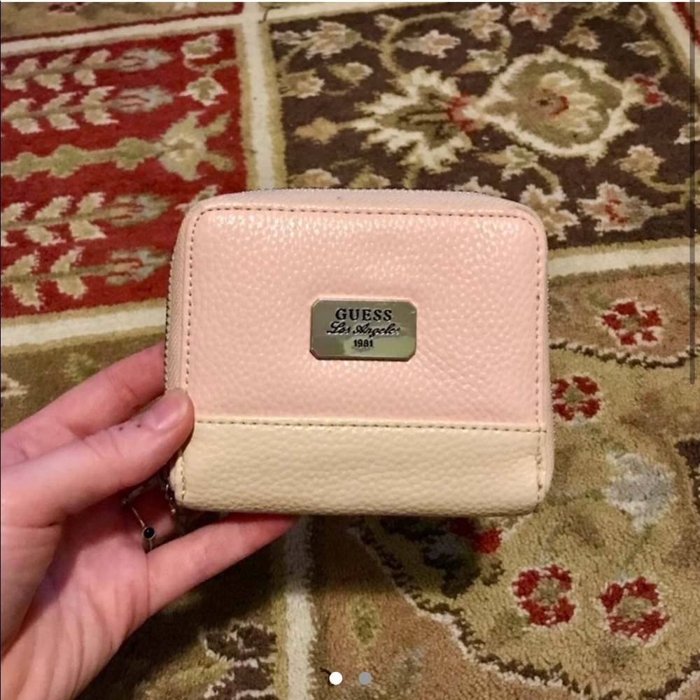 guess wallet